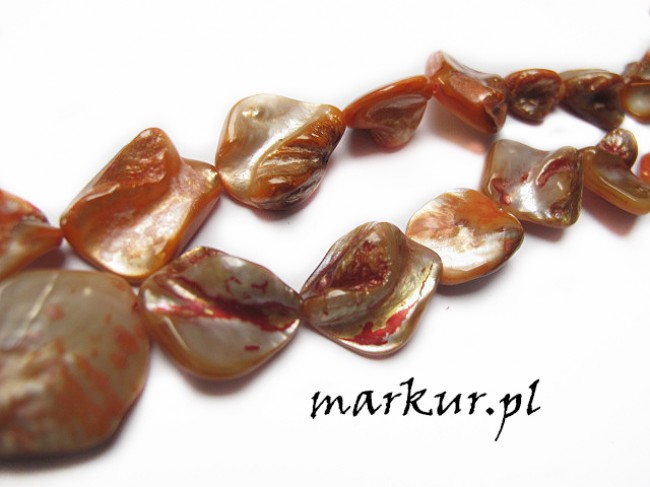 Masa perłowa kolor łososiowy nugaty 16 - 25 mm sznur