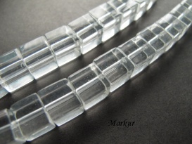 Koraliki szklane przezroczyste kostka 10 mm sznur
