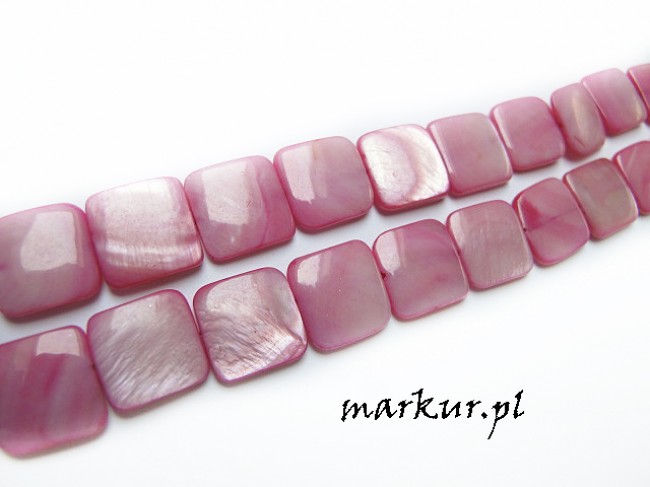 Masa perłowa kolor różowy kwadrat 15 mm sznur