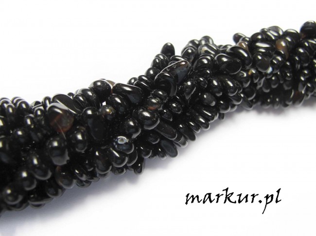Agat czarny sieczka drobna  5 - 8 mm sznur 80 cm