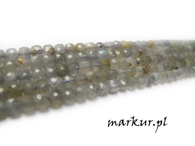 Labradoryt fasetka kostka  4 mm sznur (1)