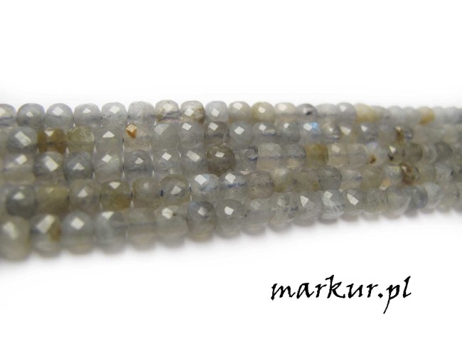 Labradoryt fasetka kostka  4 mm sznur (2)
