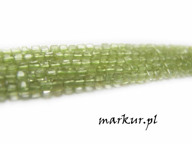 Peridot fasetka kostka  2,5 mm sznur