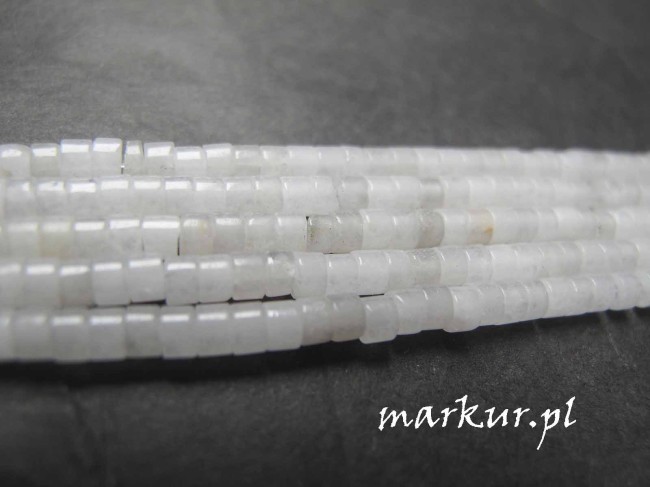 Jadeit biały talarek 2/3 mm sznur