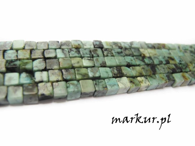 Turkus afrykański naturalny kostka  4 mm sznur