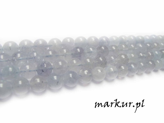 Kwarc w kolorze Akwamarynu  kula  8 mm sznur