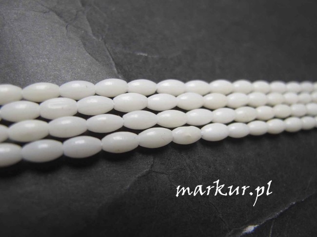 Koral biały ryż 3/6 mm sznur (1)