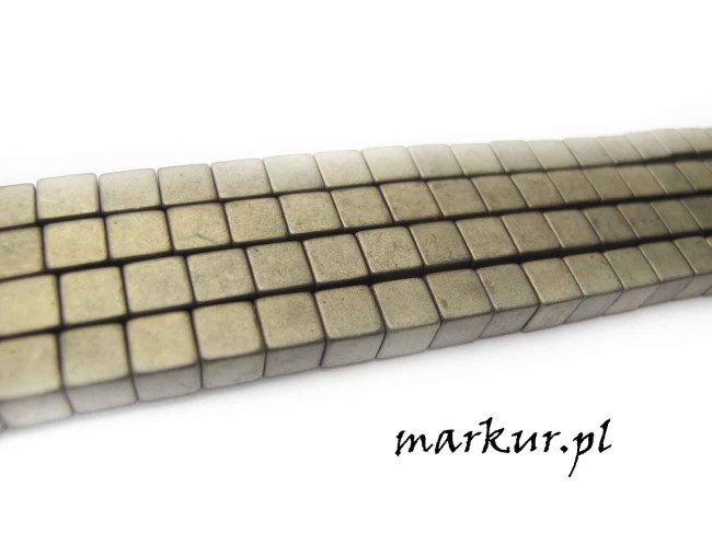Hematyt kolor pirytu kostka matowa  6 mm sznur (2)