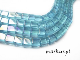 Koraliki szklane AB błękitne kostka  4 mm sznur